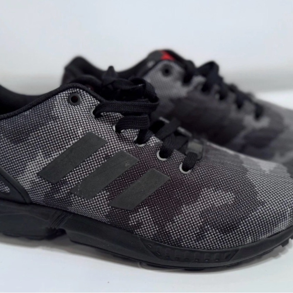 NEW men’s Adidas Originals Black & Gray Camouflage Mesh Sneakers